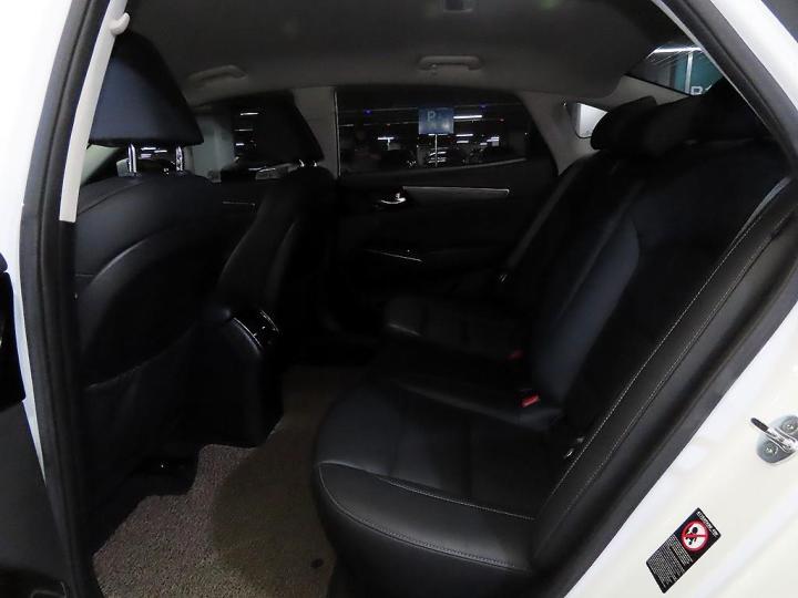 Kia K7 Premier 3.0 LPi Trendy 8