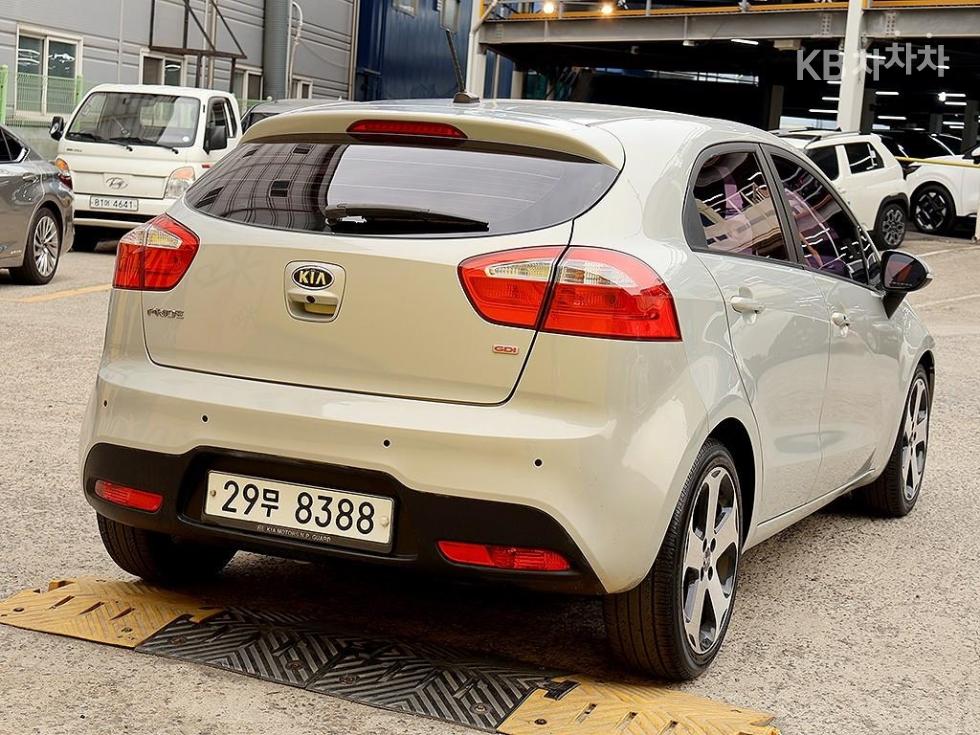 2012 - kia pride