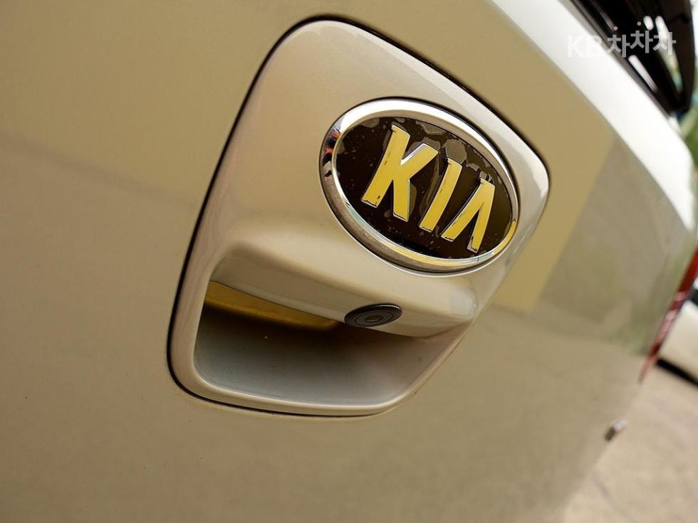 2012 - kia pride