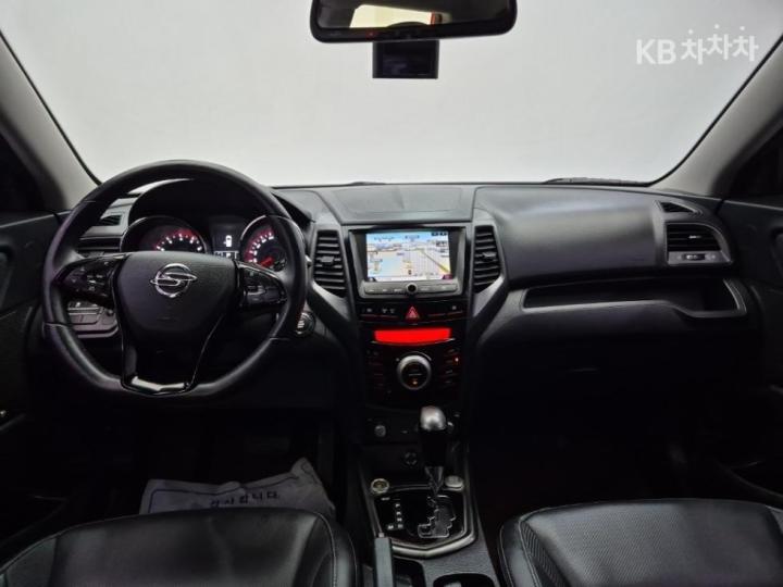 KG Mobility (Ssangyong) Tivoli Gasoline LX 4WD Base Type 8
