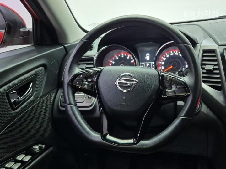KG Mobility (Ssangyong) Tivoli Gasoline LX 4WD Base Type 10