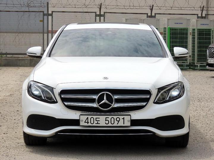 Mercedes-Benz E-Class W213 E200 Avantgarde