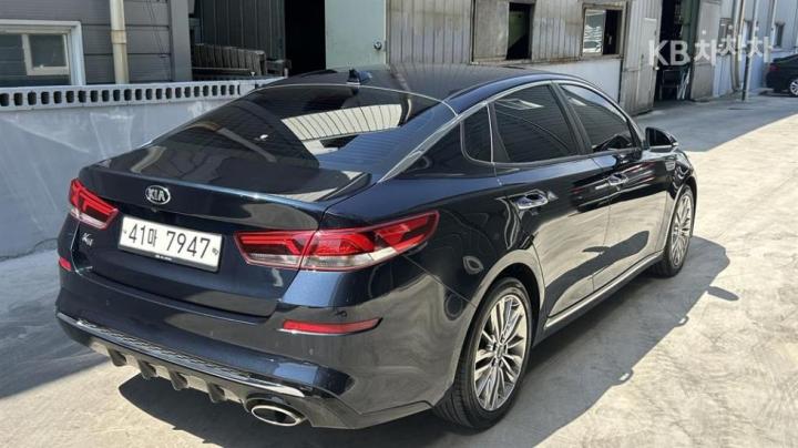 Kia K5 2.0 Gasoline Noblesse 5