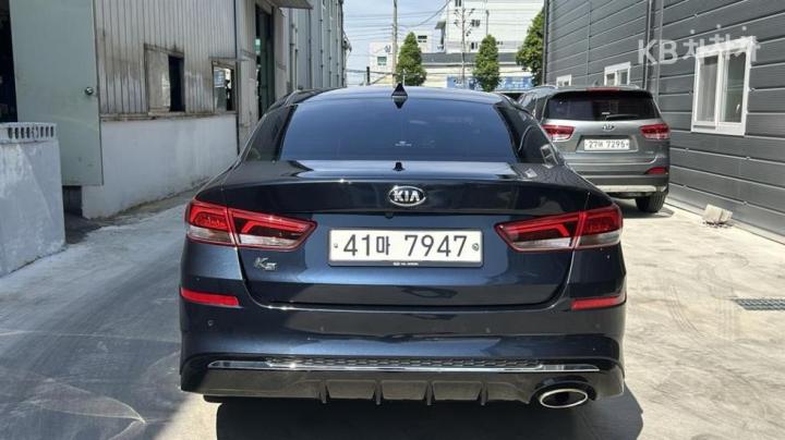 Kia K5 2.0 Gasoline Noblesse 6
