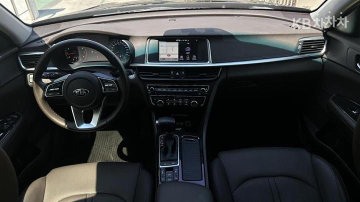 Kia K5 2.0 Gasoline Noblesse 8