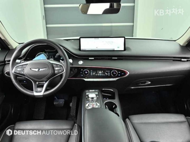 Genesis GV70 ELECTRIFIED EV Base Type 8