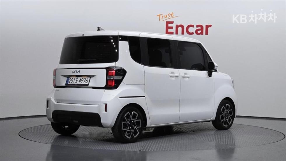 2023 - kia kia