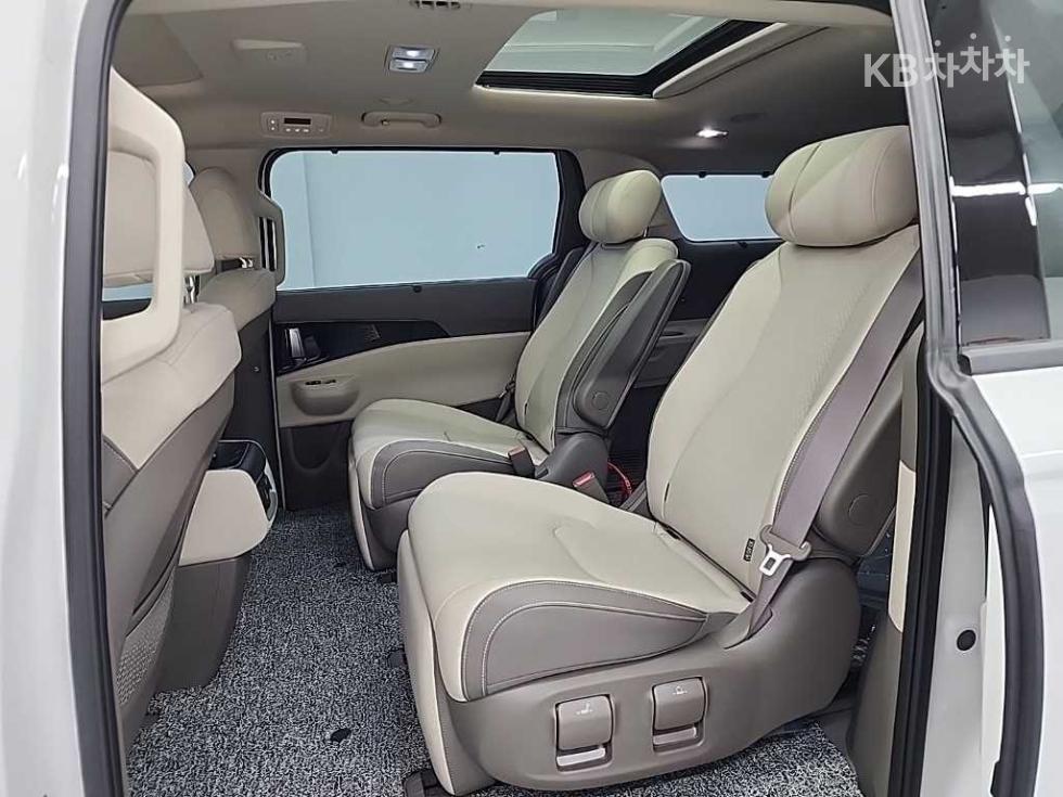 2025 - kia carnival