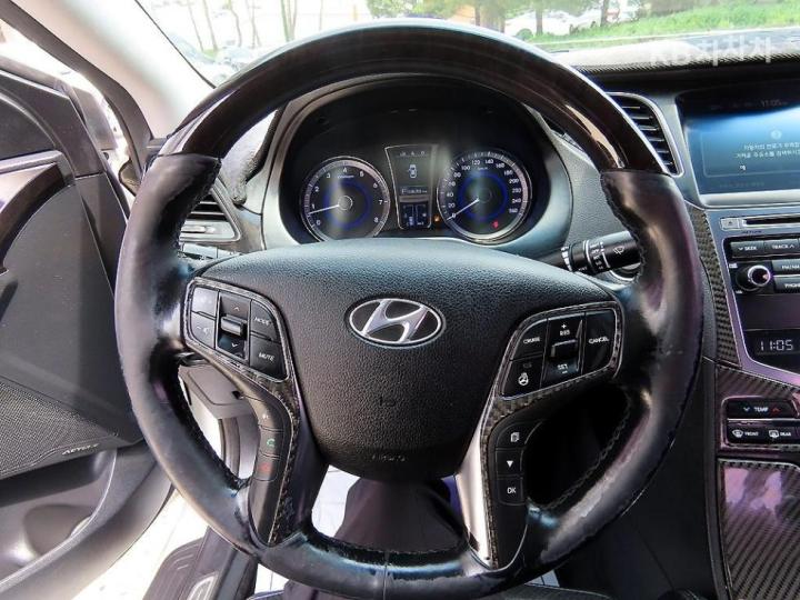 Hyundai Grandeur HG HG240 Modern 9