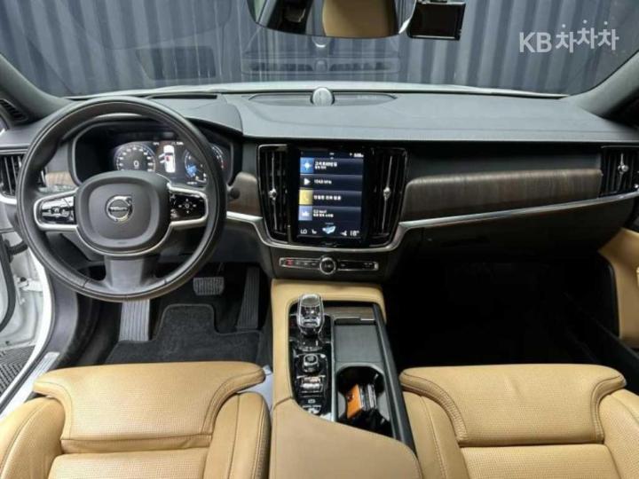 Volvo S90 B6 Inscription 8