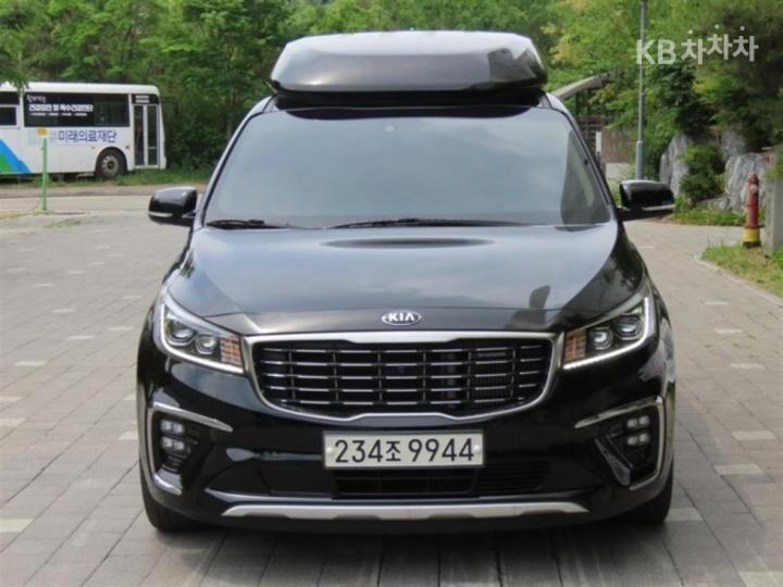 Kia Carnival High Limousine 2.2 Diesel Noblesse Special