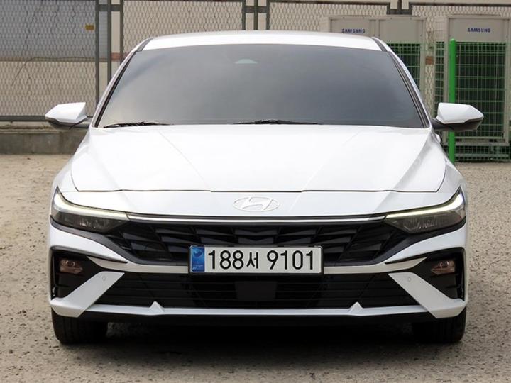 Hyundai Avante Hybrid CN7 1.6 HEV Modern