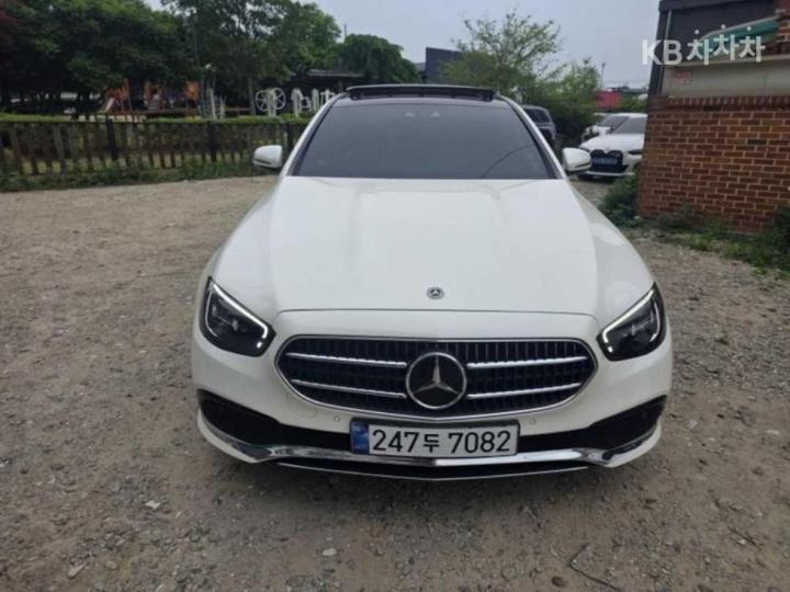 Mercedes-Benz E-Class W213 E250 Avantgarde