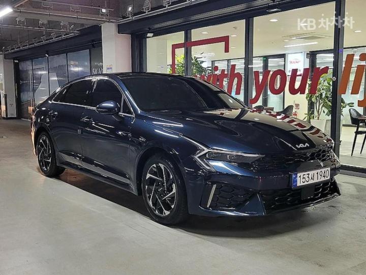 Kia K5 Hybrid 2.0 HEV Signature