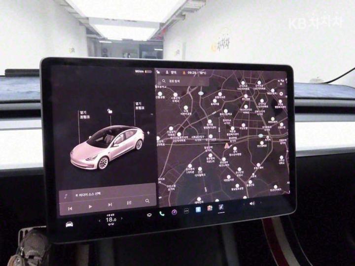 Tesla Model 3 Long Range 8