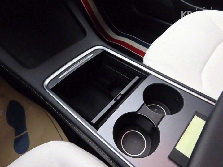 Tesla Model 3 Long Range 10