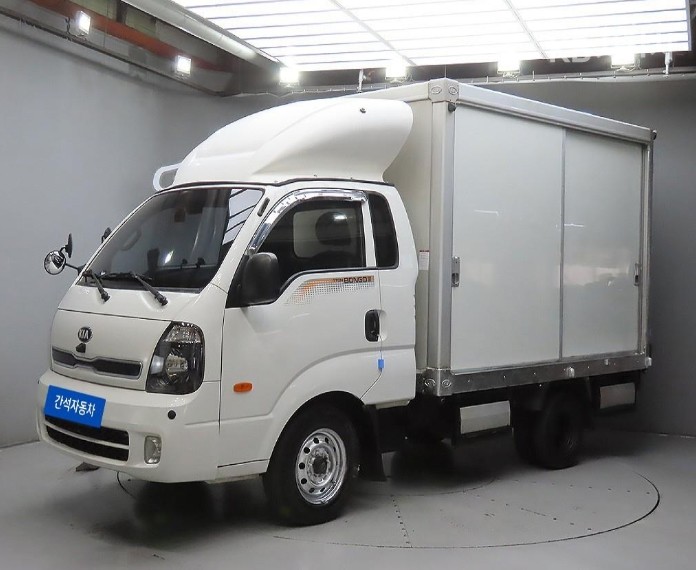 2016 - kia bongo iii