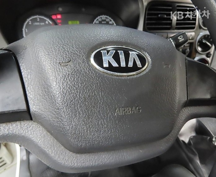 2016 - kia bongo iii