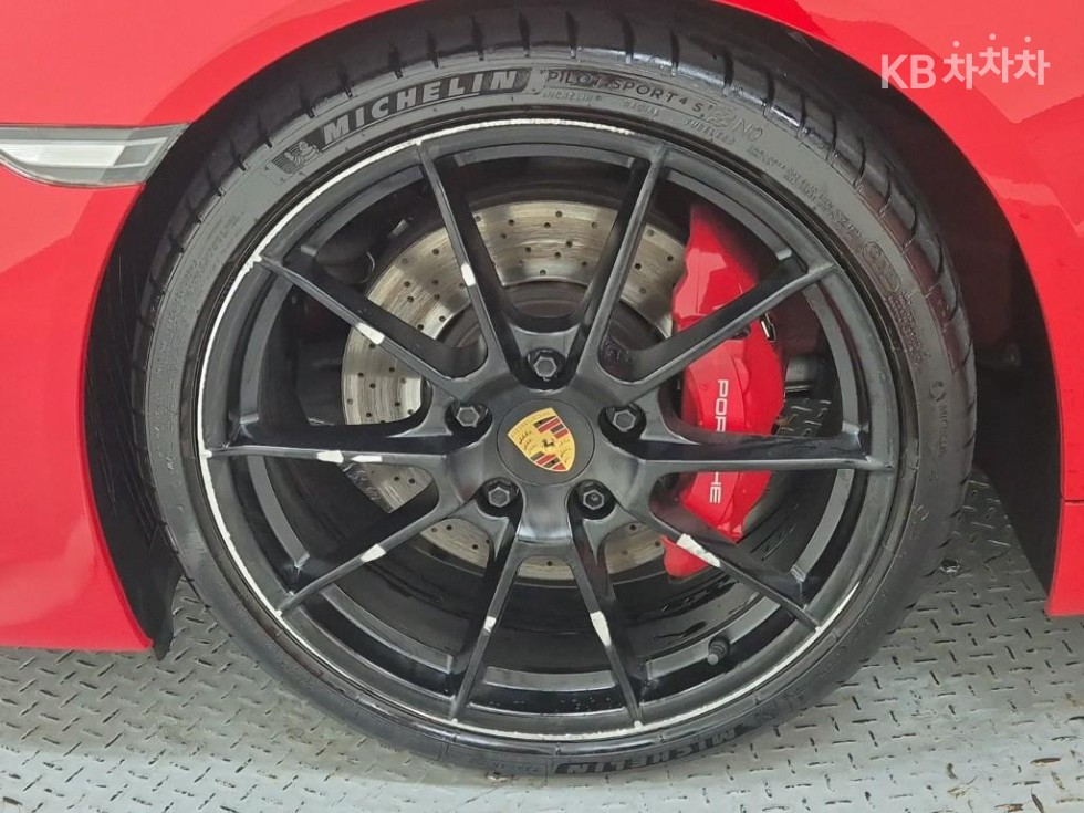 2024 Porsche (718) photo