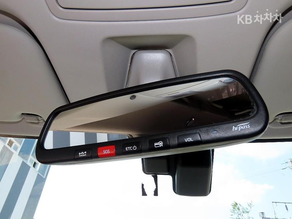 2023 - kia kia