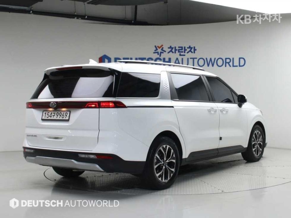 2021 - kia carnival