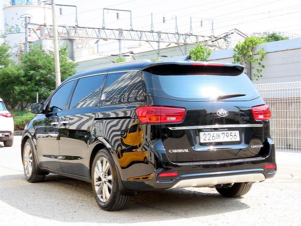 2020 - kia carnival