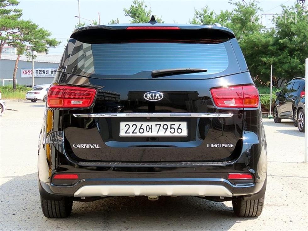 2020 - kia carnival