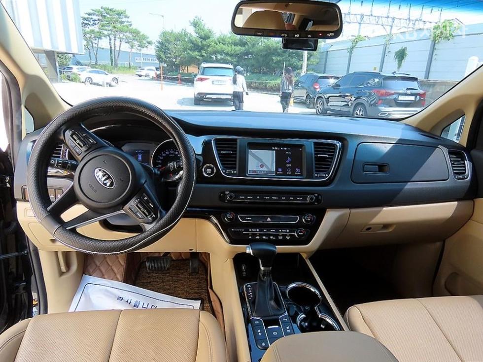 2020 - kia carnival