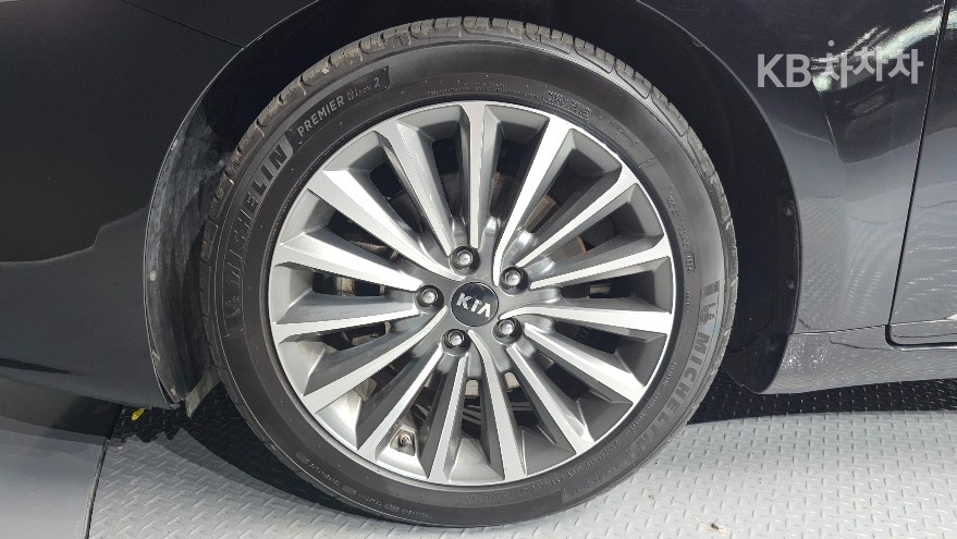 2019 - kia k7