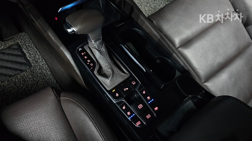 2019 - kia k7