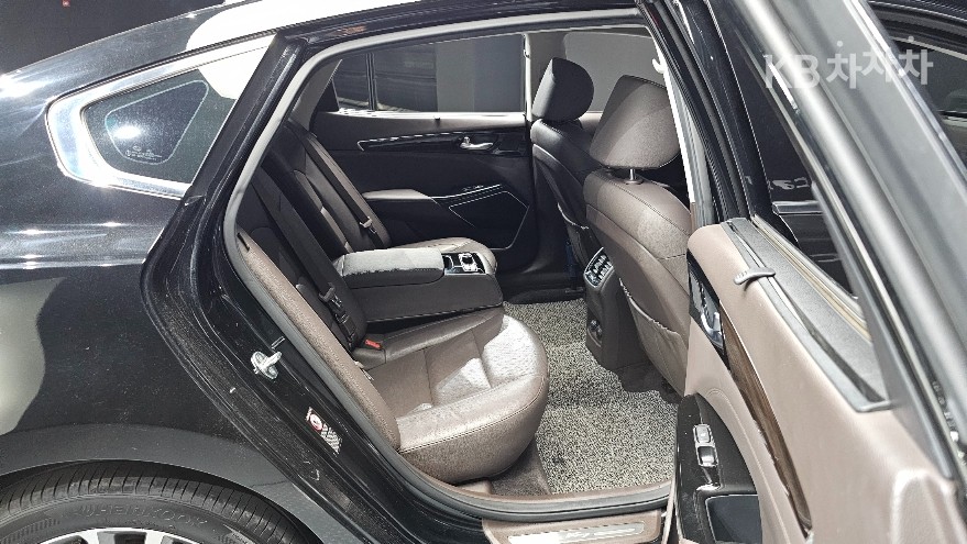 2019 - kia k7