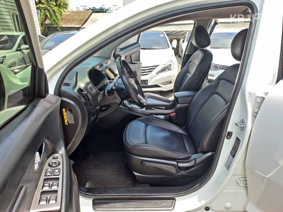 2012 - kia sportage