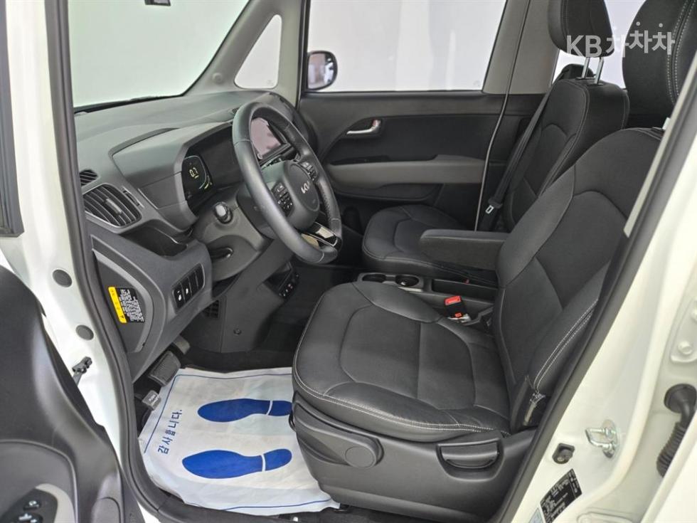 2023 - kia kia