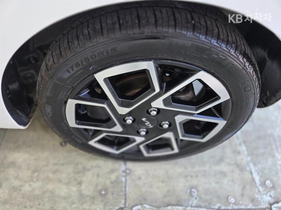 2023 - kia kia
