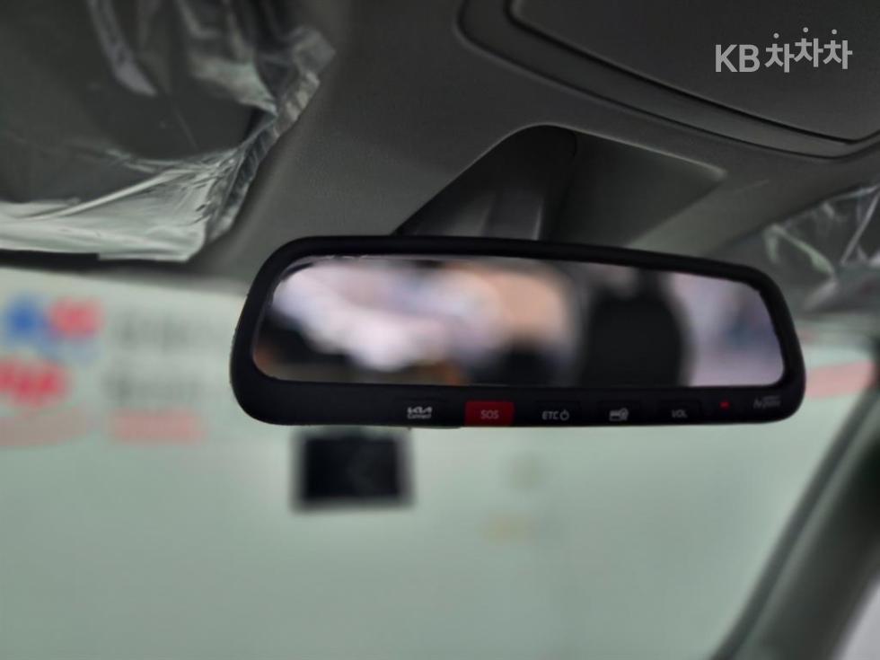 2023 - kia kia