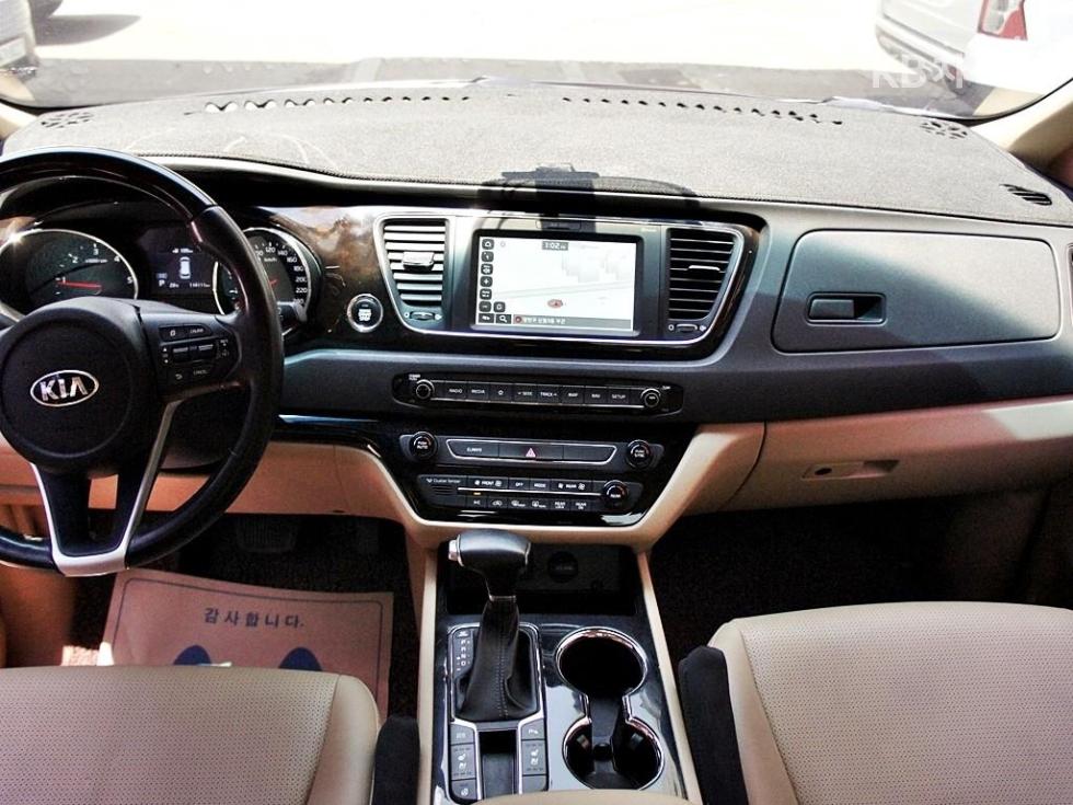 2019 - kia carnival
