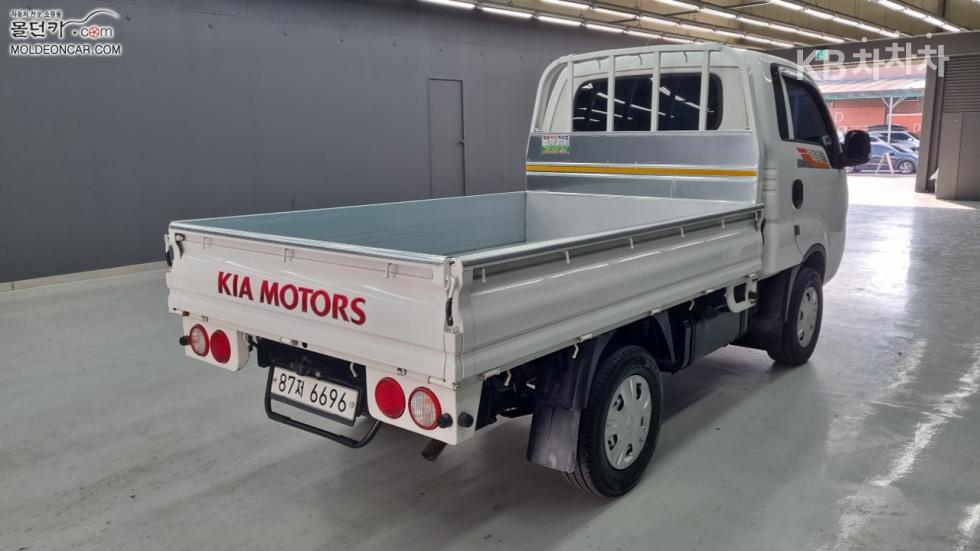 2018 - kia bongo iii