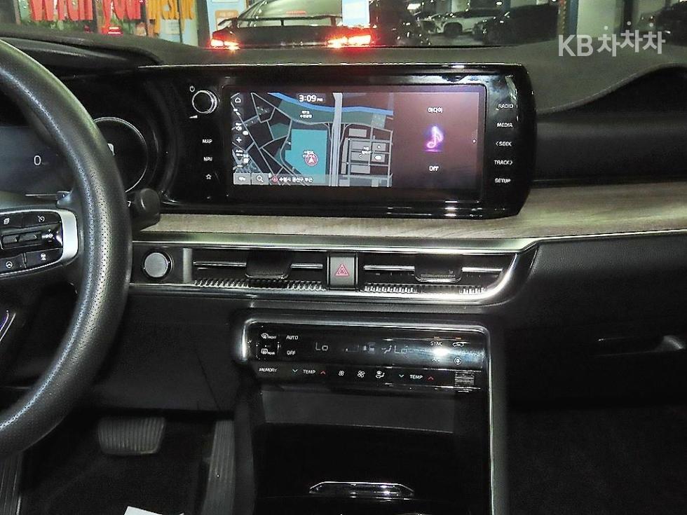 2021 - kia k5