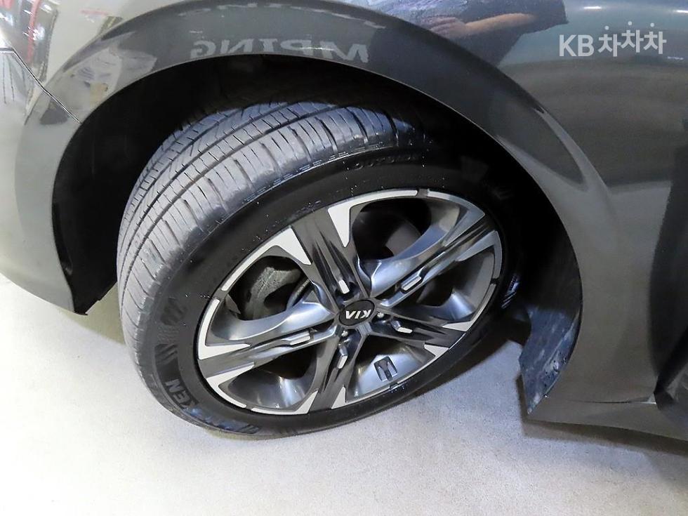 2021 - kia k5