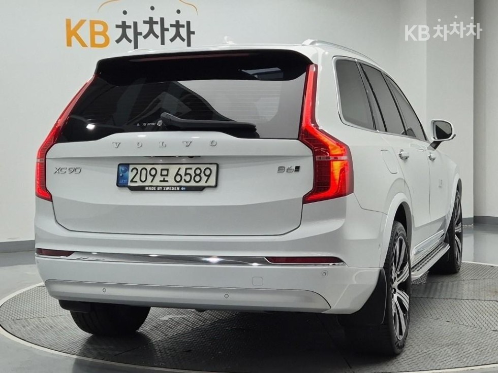 2022 - volvo xc90