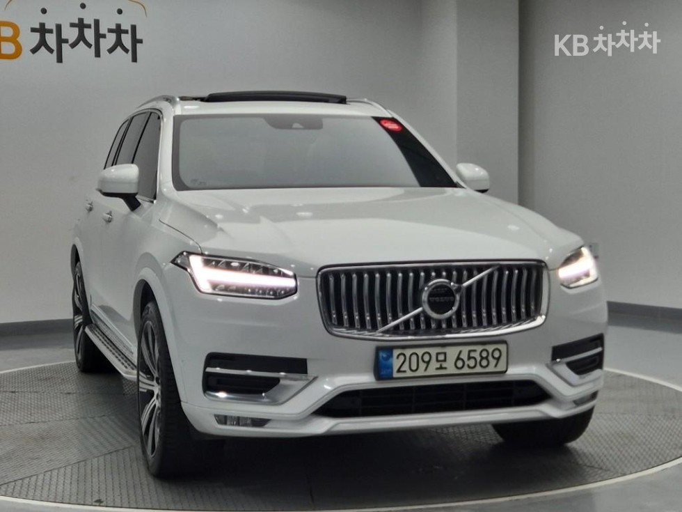 2022 - volvo xc90