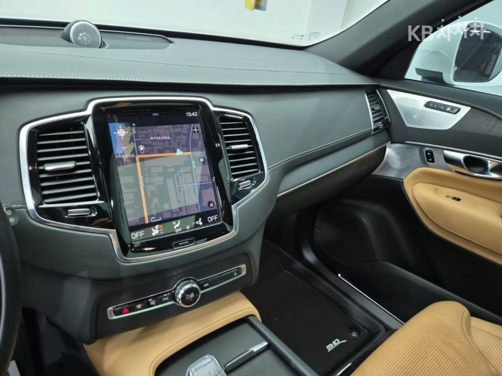2022 - volvo xc90