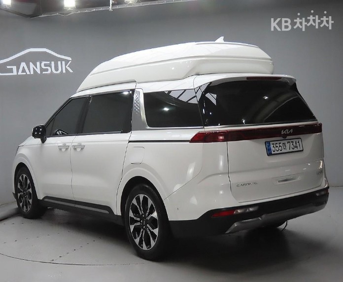 2022 - kia carnival