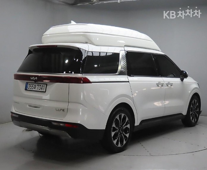 2022 - kia carnival