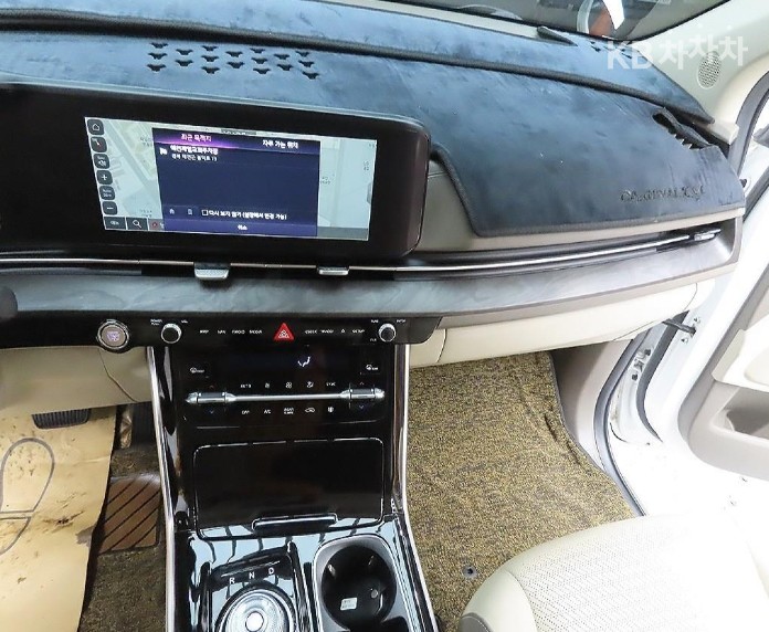 2022 - kia carnival
