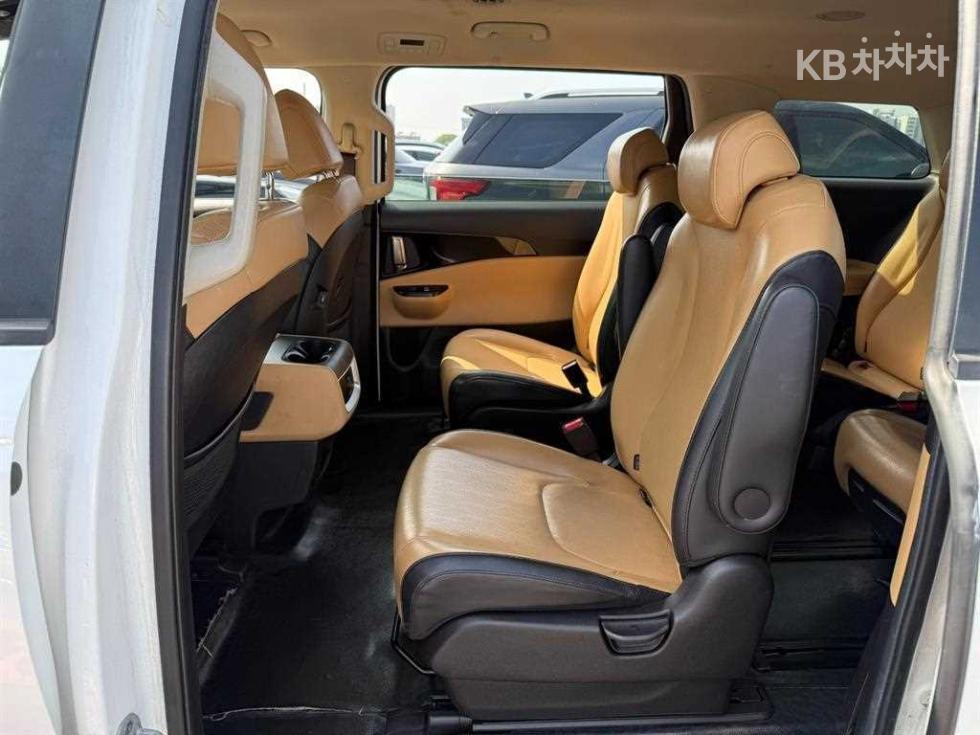 2021 - kia carnival