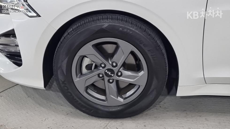 2023 - kia k5