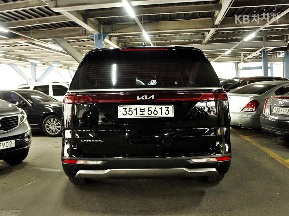 2022 - kia carnival