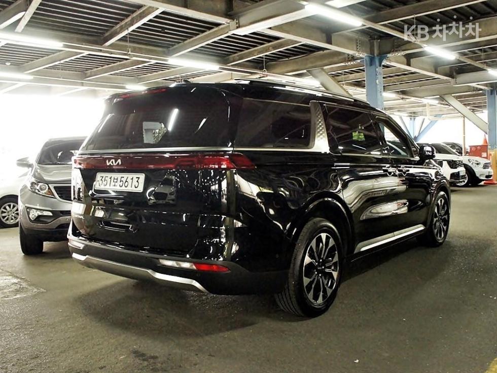 2022 - kia carnival