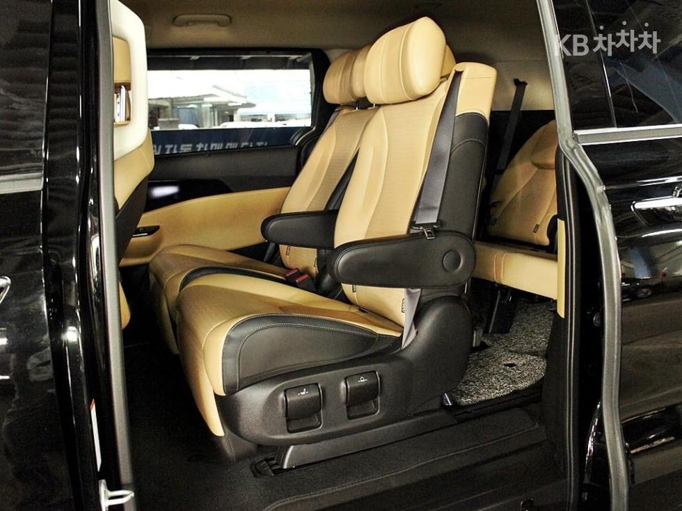 2022 - kia carnival